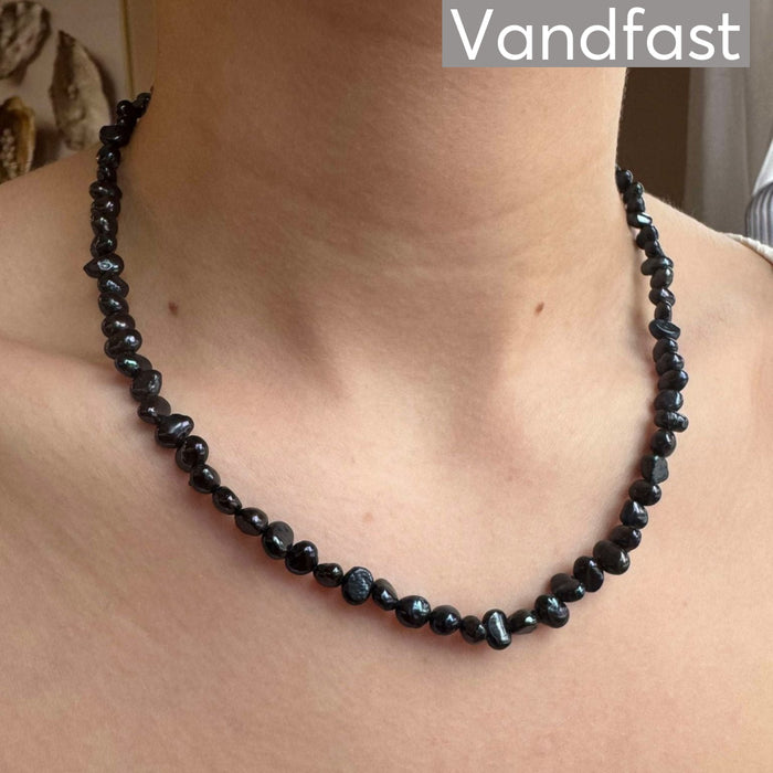 Annebrauner Black Pearl Necklace