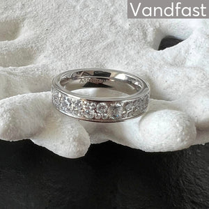 Annebrauner Sparkling Ring